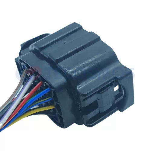 Automobile Waterproof Wiring Harness Connector Plug 368047-1 - image 3