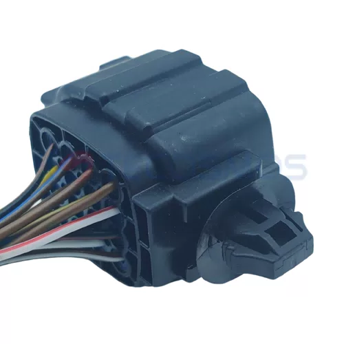 Automobile Waterproof Wiring Harness Connector Plug 368047-1 - image 4