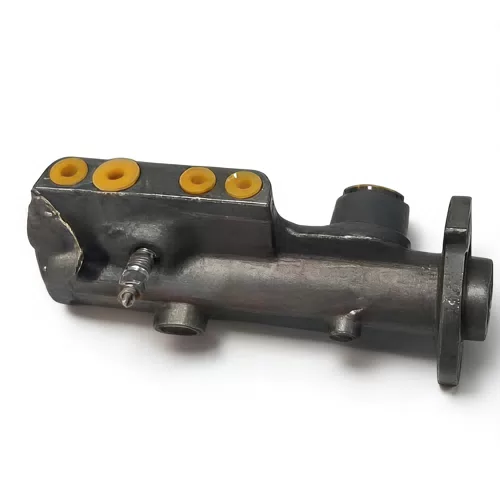 New Auto Parts 812120 Brake Master Cylinder for Car 812120 - image 4