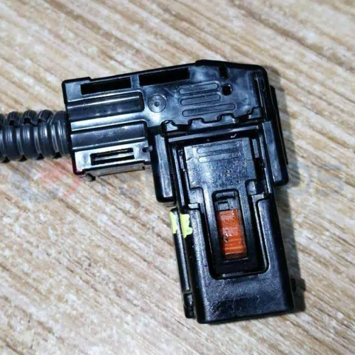 Car Connector for Toyota Detonation 82821-12700 1 Pin - image 2