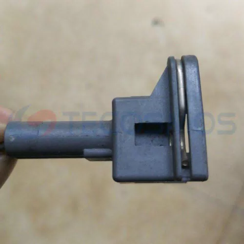 Car Connector For Roewe For Two pins to left of groove on oil sensor plug CT2-0063M-05 - image 2