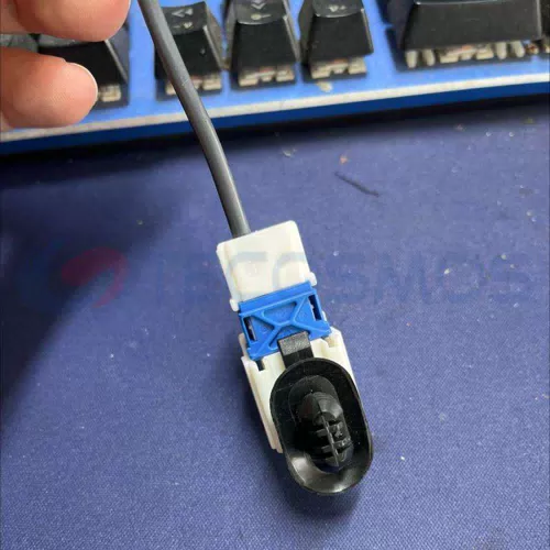 Car Connector For large terminal is marked with two white pins CT2-0132G-5 - image 3