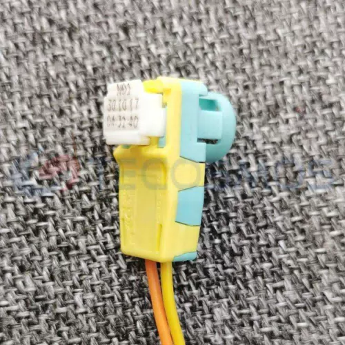 Car Connector For Mercedes-Benz green white cover plug of secondary sensor has two pins CT2-0148M-6 - image 3