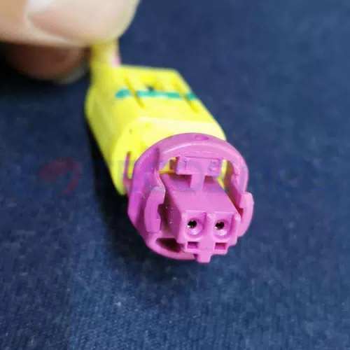 Car Connector For sensor plug is purple and has two pins inserted straight in CT2-0168M
