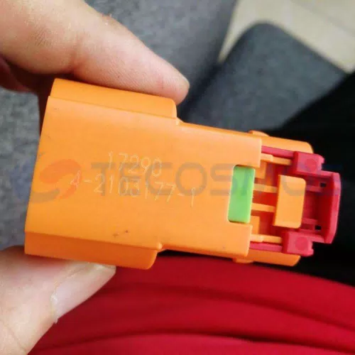 Car Connector For Two injections for new energy electric vehicles CT2-0204M-1 - image 2