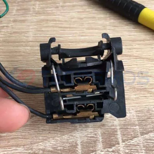 Car Connector For Land Rover For H7 low beam plug 2pin For Land Roland-specific CT2-0346M-11