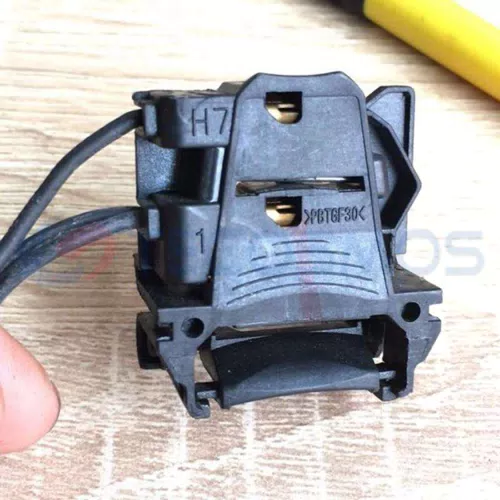 Car Connector For Land Rover For H7 low beam plug 2pin For Land Roland-specific CT2-0346M-11 - image 2