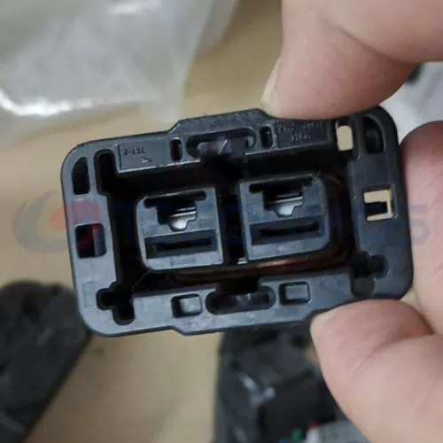 Car Connector For Toyota Camry 2pin fan CT2-0413M