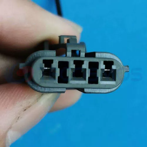 Car Connector For Hyundai Tucson has a 3pin taillight plug CT3-0065M