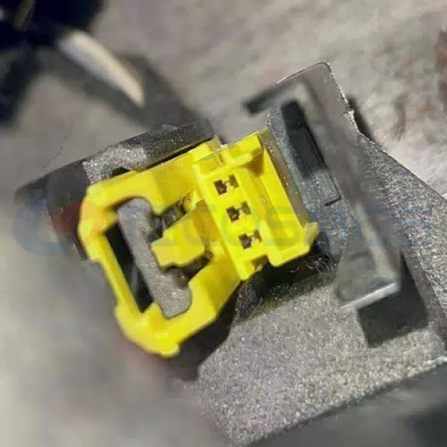 Car Connector For sensor has three yellow pins CT3-0240M