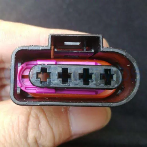 Car Connector For 4B0973724 For Magotan 1 8T For 2005 For audi A6L For C62 0T 4pin CT4-0034M-3 - image 2