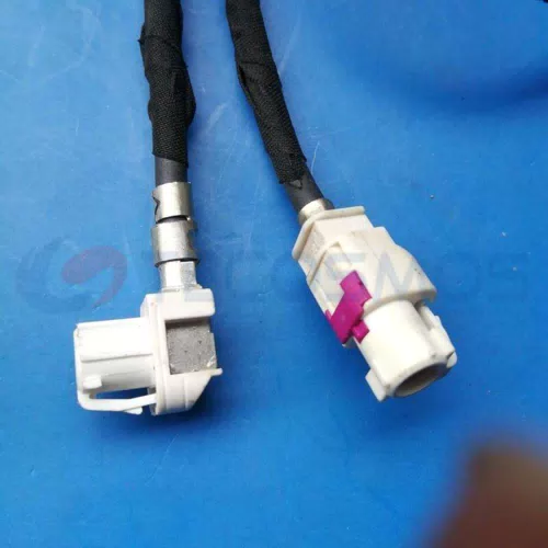 Car Connector For Land Rover 4pin camera plug CT4-0137M - image 2