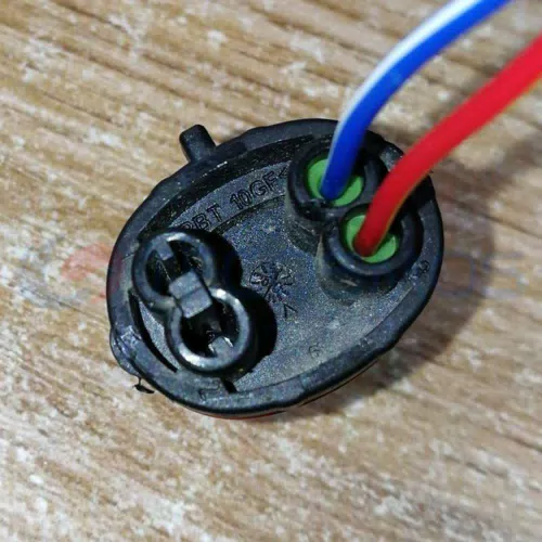 Car Connector For SLK300 For SLK300 left front wheel speed sensor of old SLK300 model has four pins CT4-0255M - image 2