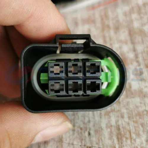Car Connector For 6pin motor plug and For fuel pump plug For rear cover of For BMW door tailgate CT6-0001M-1