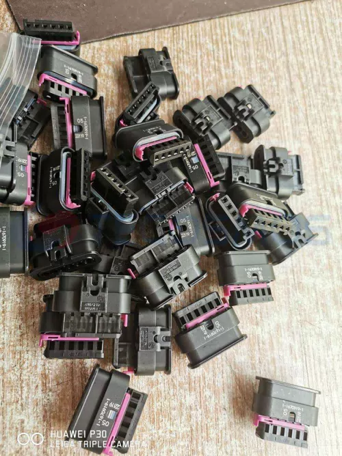Car Connector For BMW original taillights have six ribbed pins CT6-0016M-2 - image 3