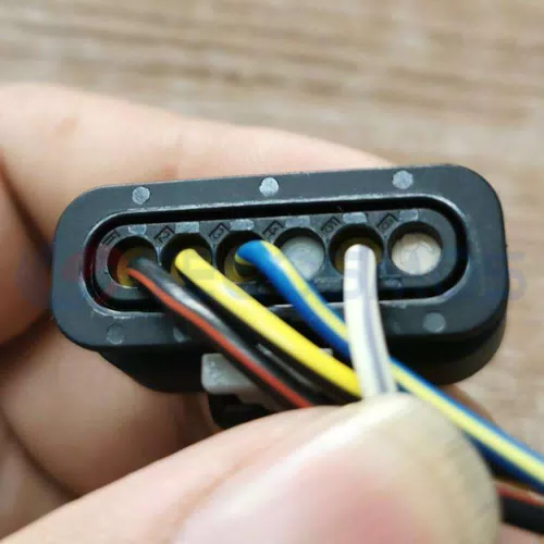 Car Connector For BMW 3 Series taillights has 6 pins in reverse positioning slot of which is connected to connector... - image 3