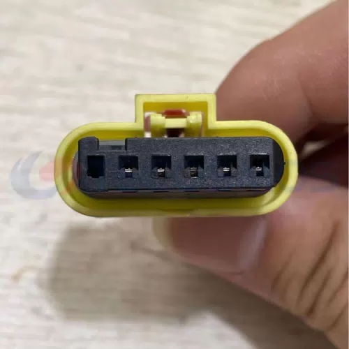 Car Connector For radar has one dead hole and six pins CT6-0016M-8