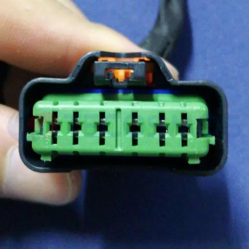Car Connector For green core socket of marking coil is same size with 6 pins CT6-0043M-7