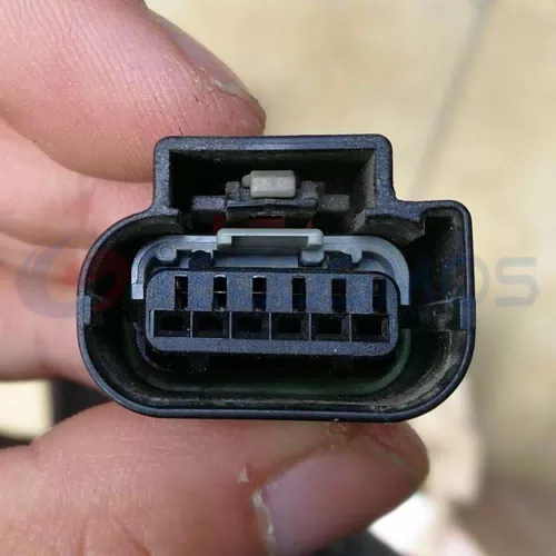 Car Connector For Two threads and six stitches CT6-0069M-2