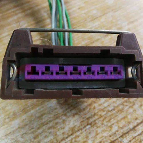 Car Connector For Fukang For Aileshe left and right dead hole positions of headlights are 7 pins different CT7-0024M