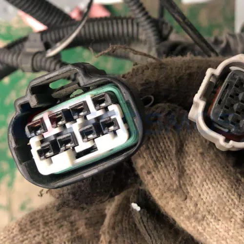 Car Connector For Position 8 pins in upper left corner of grey area CT8-0017M-5