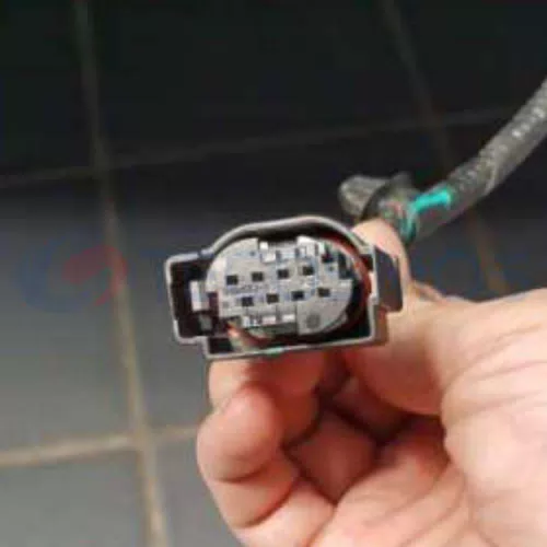 Car Connector For There are only 8 pins on one side of clip CT8-0021M-2 - image 3