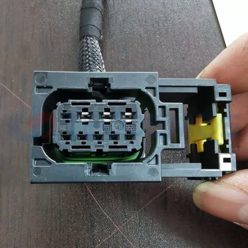 Car Connector For Geely For Volvo For Lynk Co has 9 straight stitches CT9-0017M-1