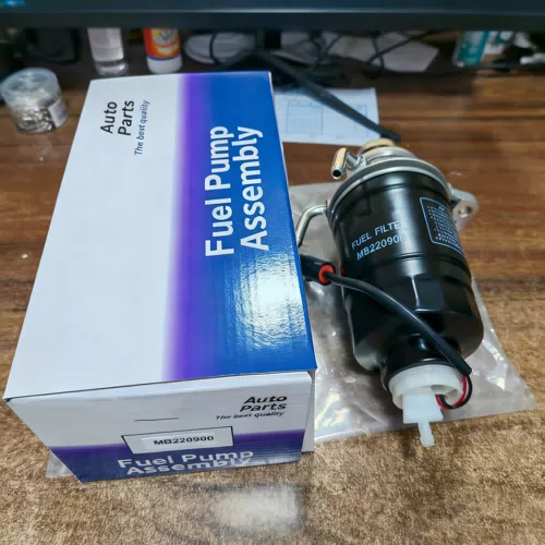 MB220900 Auto Parts Filter Base With Pump MB220900 MB554592 Diesel Pump Assy for Mitsubishi Engine SK60 - image 2
