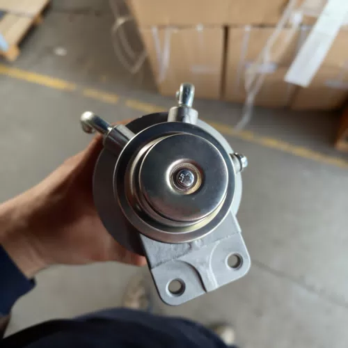 MB220900 Auto Parts Filter Base With Pump MB220900 MB554592 Diesel Pump Assy for Mitsubishi Engine SK60 - image 3