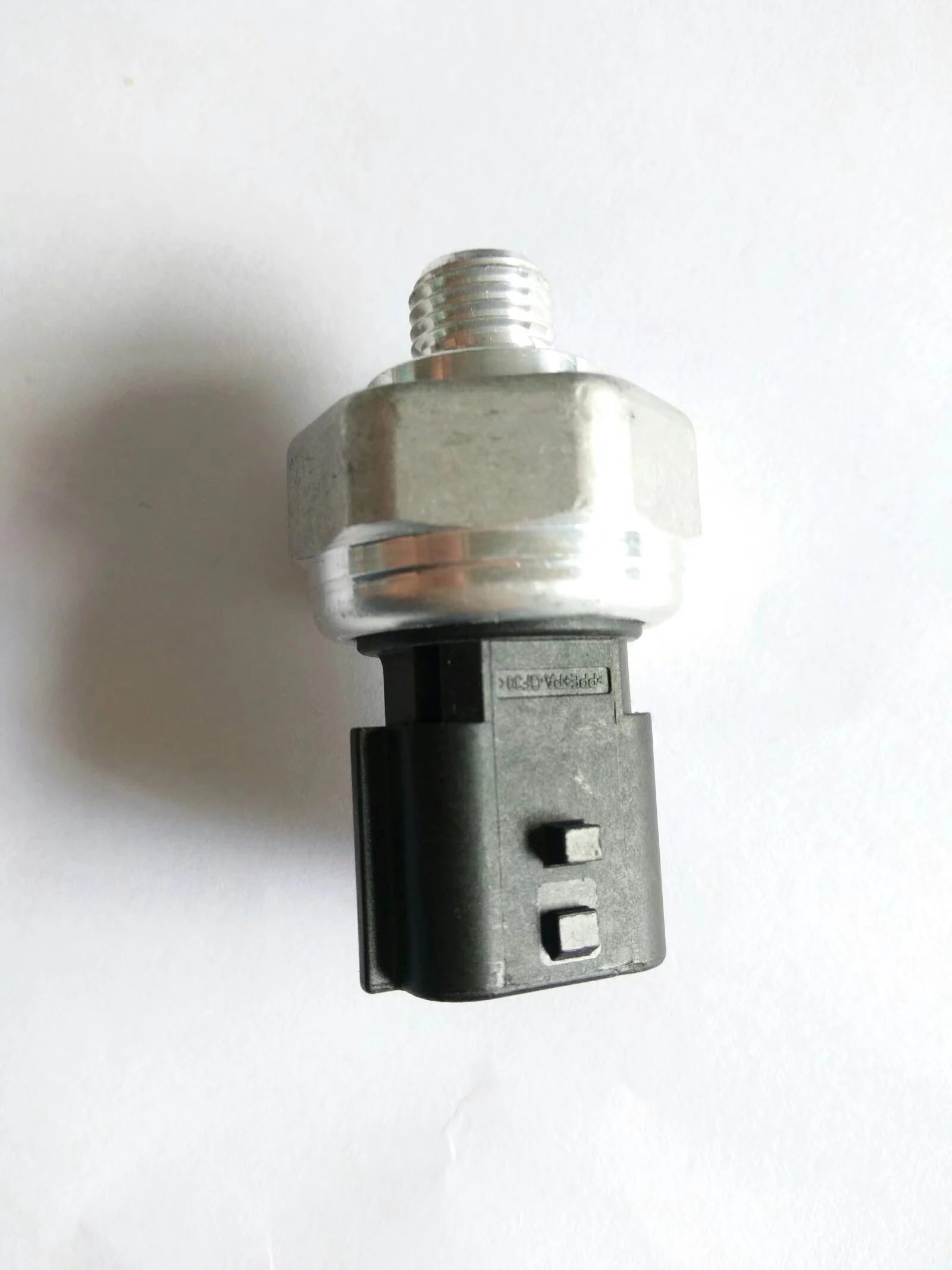 Oil pressure sensor 82CP50-01,
921366801R,
821366801R