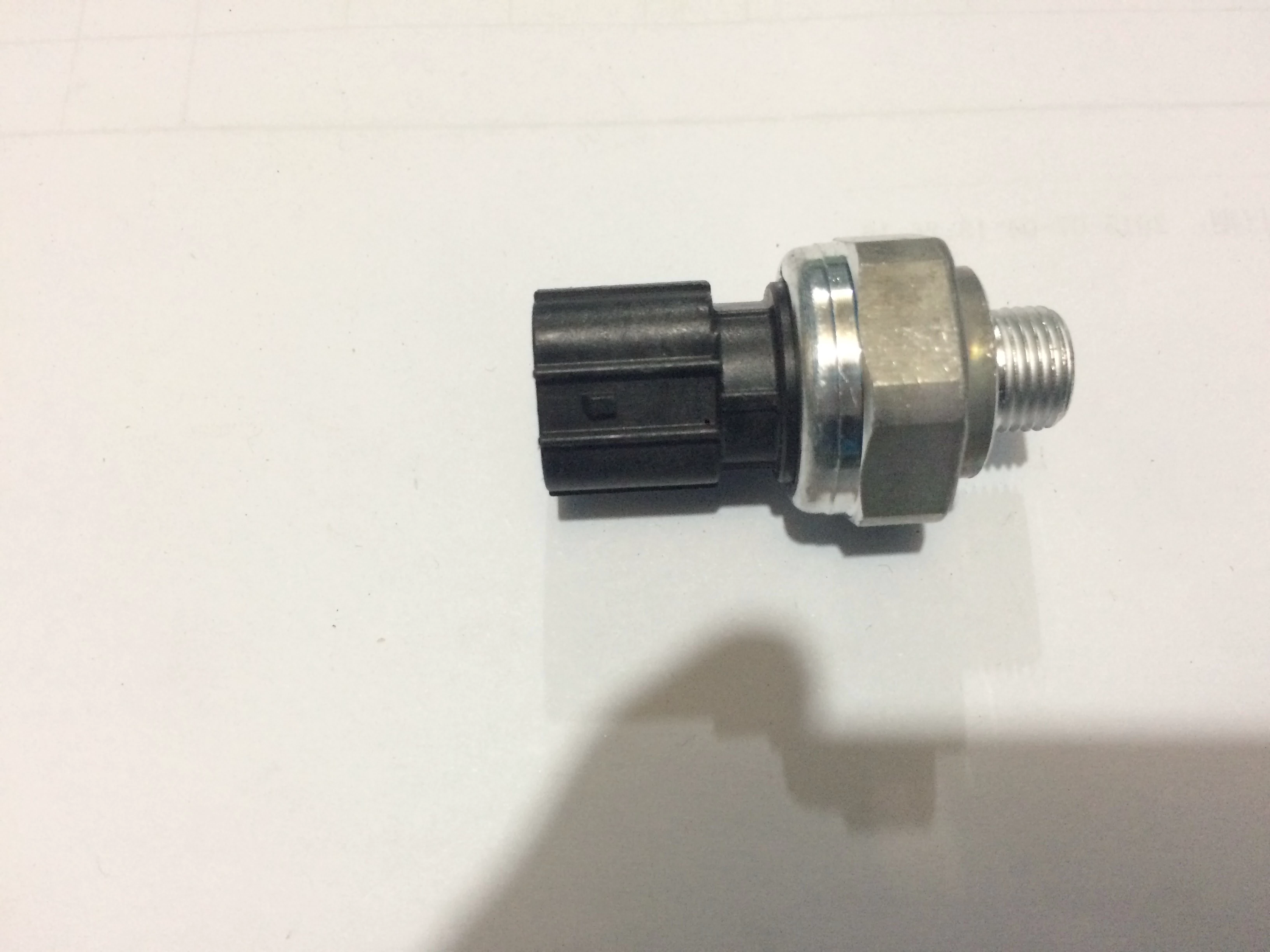 Oil pressure sensor 499000-7691,
80450S7S003?80450-SFE-003, 80450-S7S-003, 42CP20-2, 499000-7691 For Honda