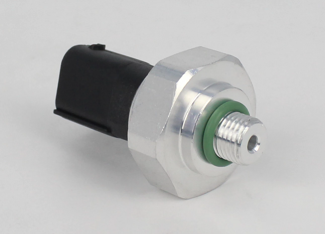 Oil pressure sensor 2110000283,
0045429018,
2205420118 For Mercedes-Benz