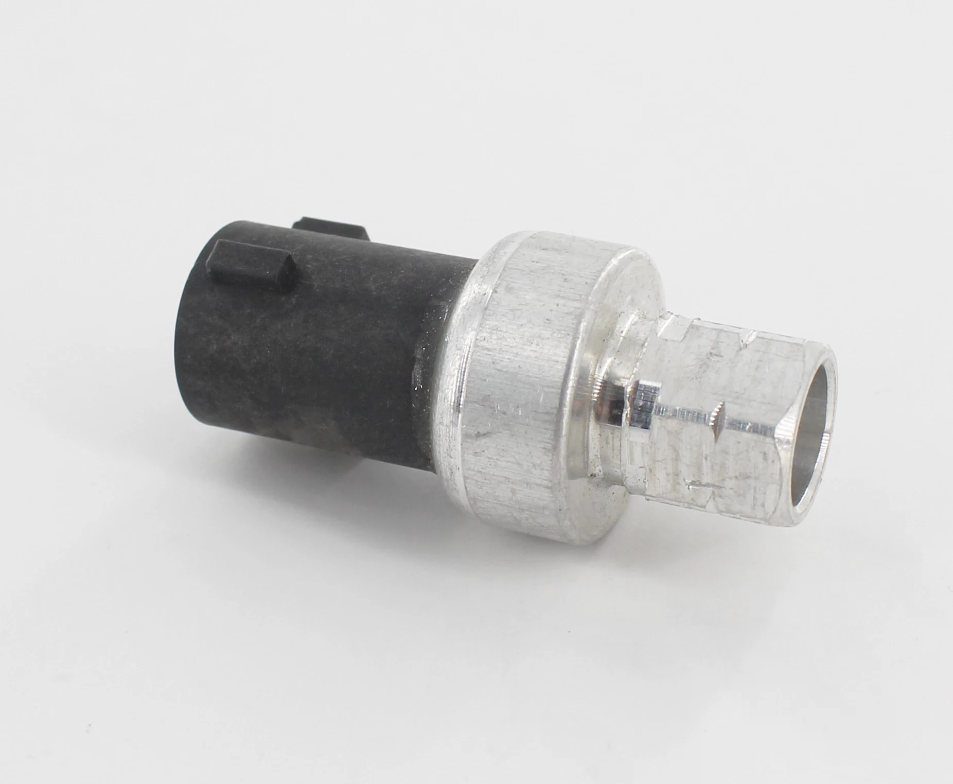 Oil pressure sensor 05175684AA 05179282AA 05189363AA 05191766AA
5019881AB, 5174039AA, 5174039AB For VAG