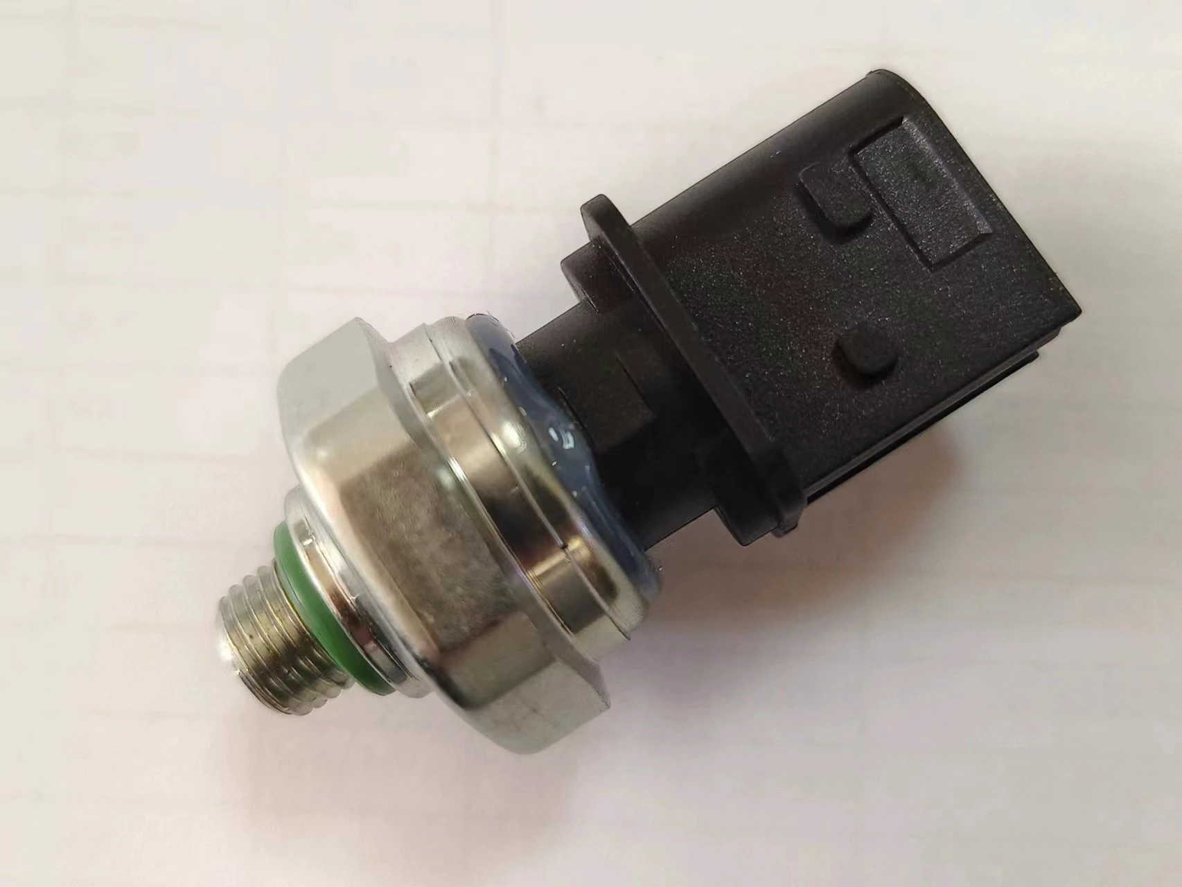 Oil pressure sensor DS714027?21636166,NRF 38977 For Truck Volvo FH 2015>/ FMX 2015>